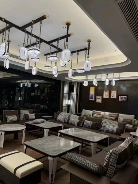 昆明夜总会招聘女营销精英工宿俱佳环境好